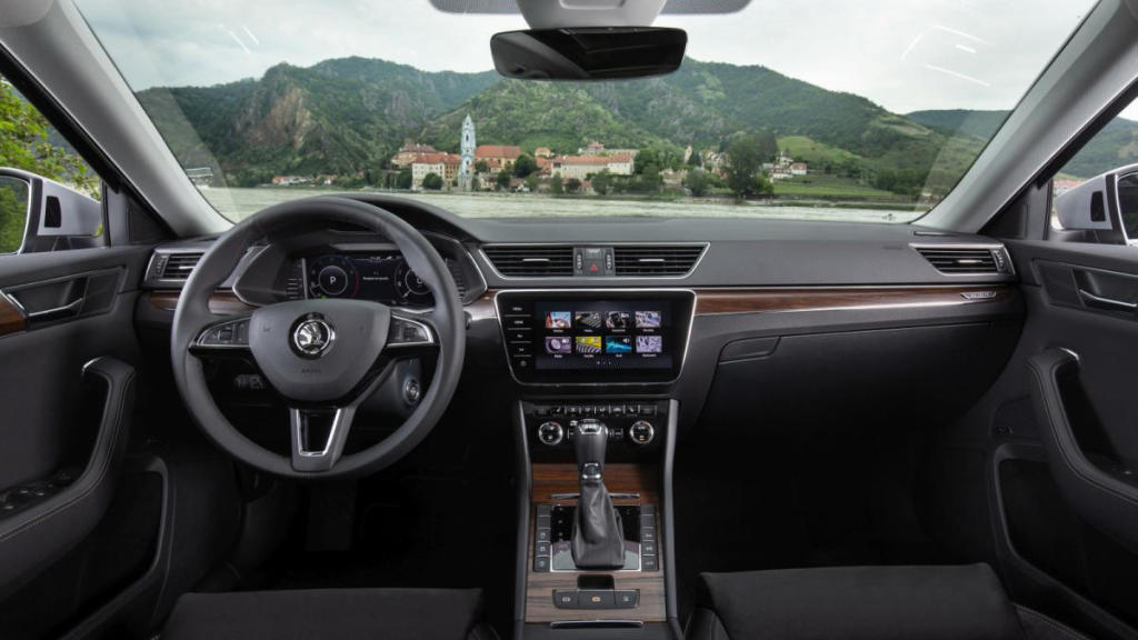 Skoda Superb 2020 interior
