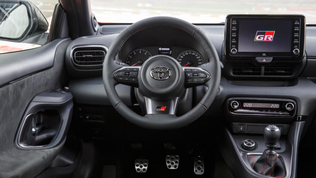 Toyota GR Yaris salpicadero