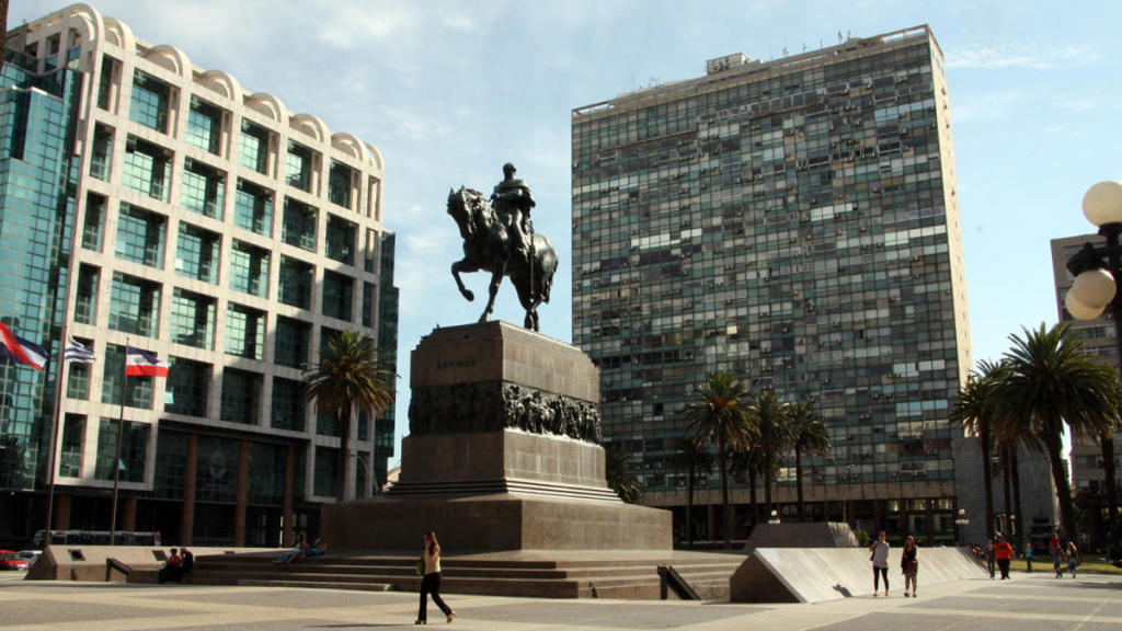 Plaza de la Independencia, Montevideo.