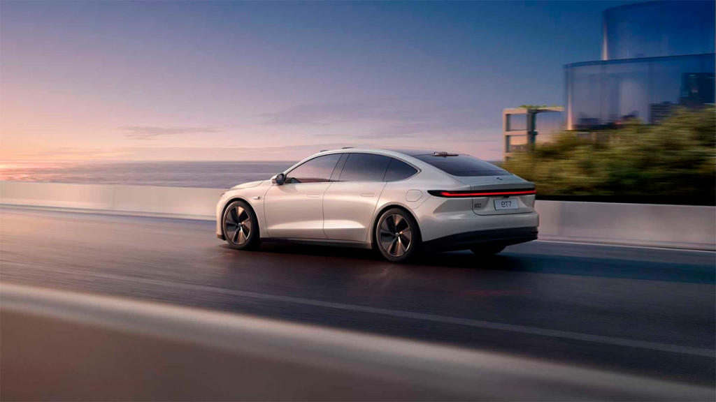 NIO ET7