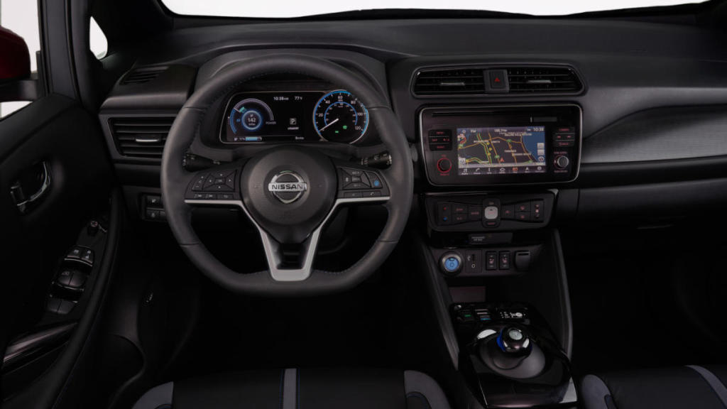 Nissan Leaf interior 2021