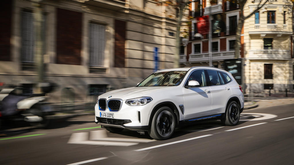 BMW iX3 frontal