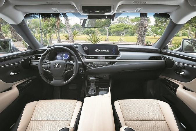Lexus_ES_300h_interior