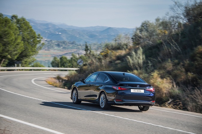 Lexus_ES_300h