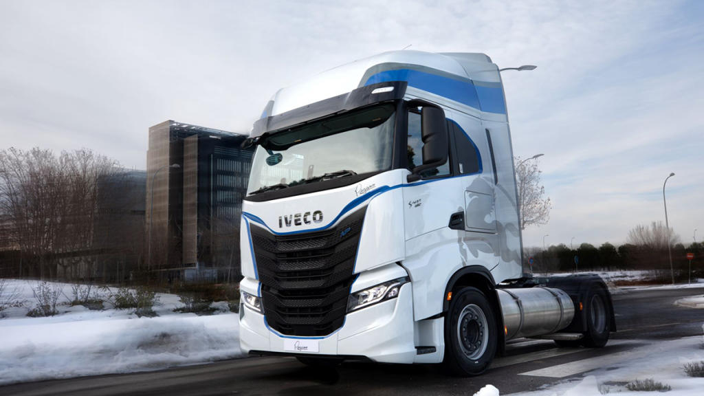 IVECO S-WAY 75 aniversario