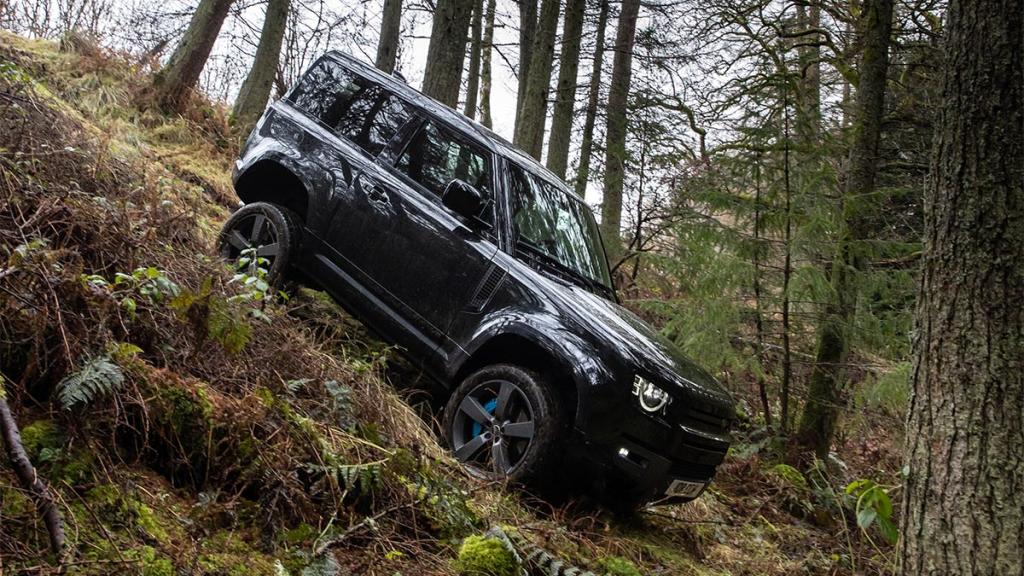 land rover defender v8 my22 lateral