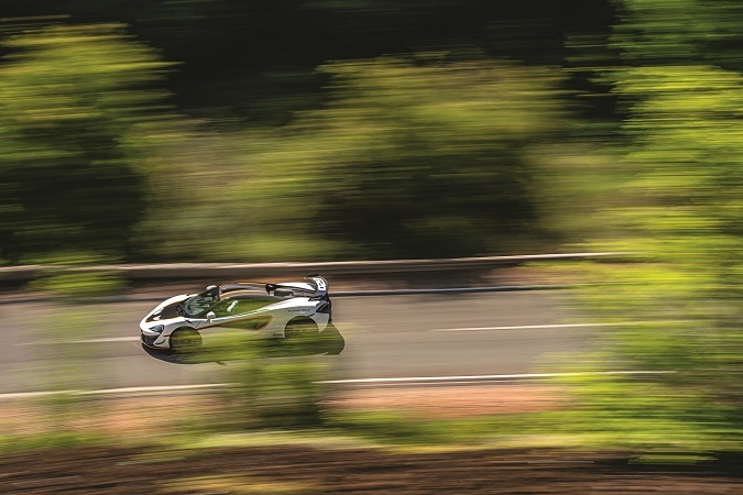 Porsche_911_GT3_McLaren_620R