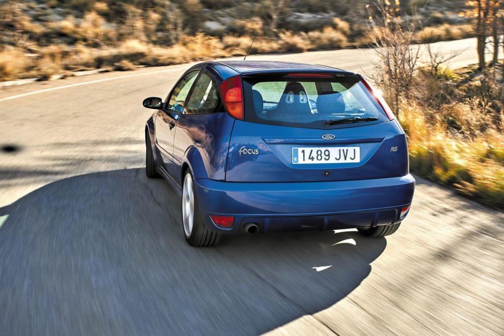 Ford Focus RS 215