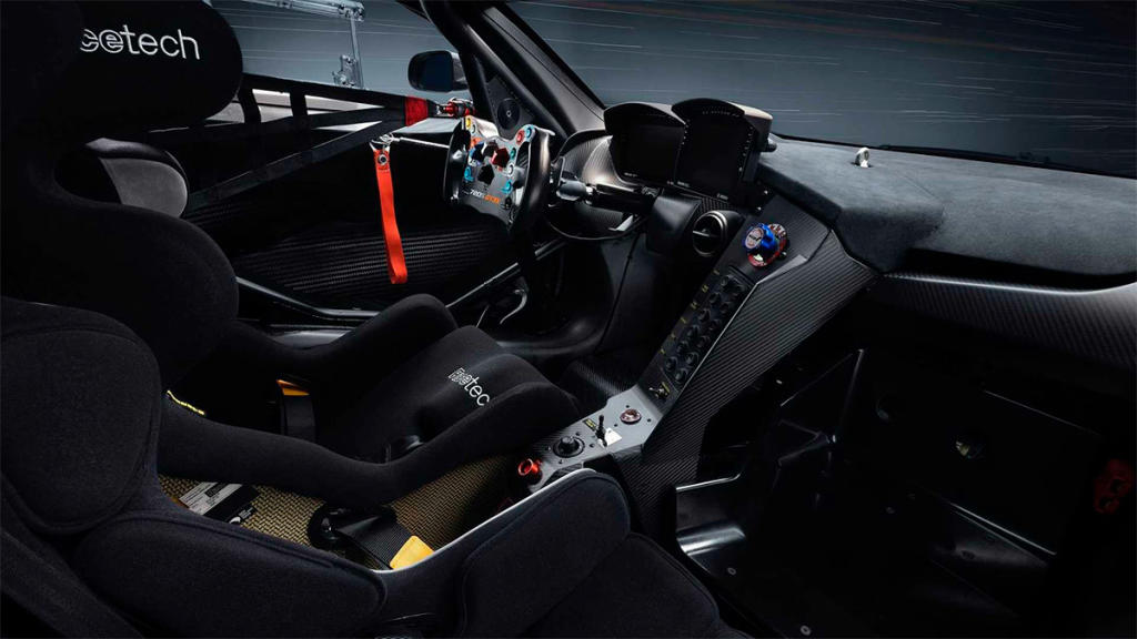McLaren 720S GT3X interior