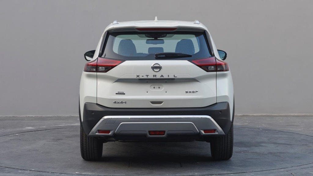 Nissan X-Trail 2021 trasera
