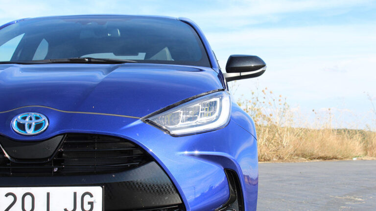 toyota yaris 120h style 22 g