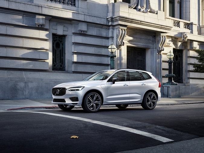 Volvo_XC60_recharge