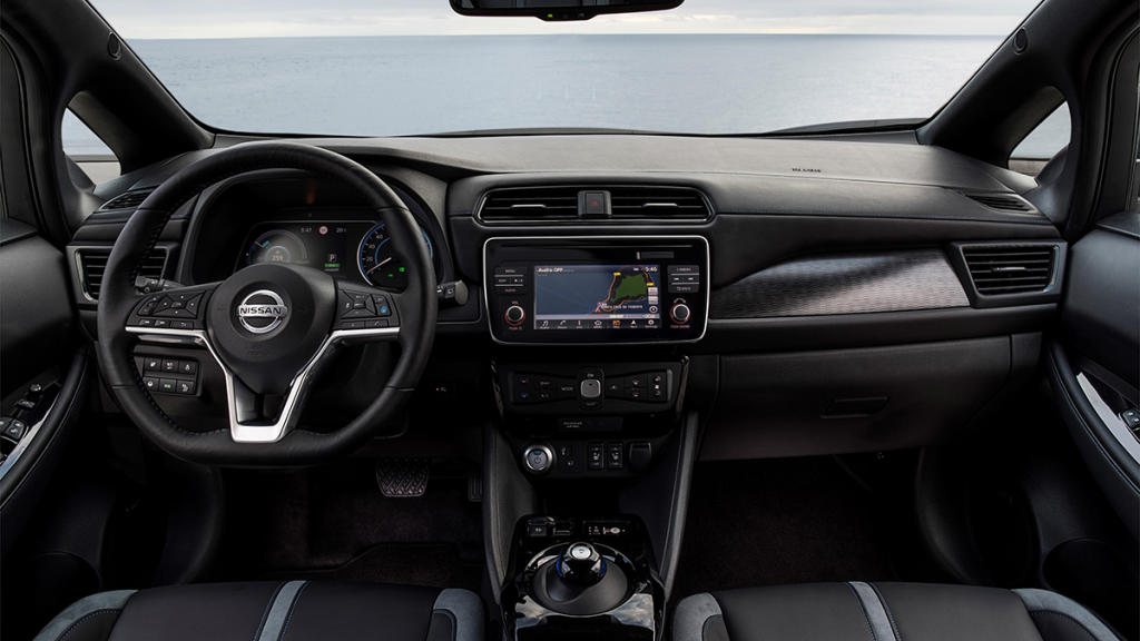 Nissan Leaf 2021 interior