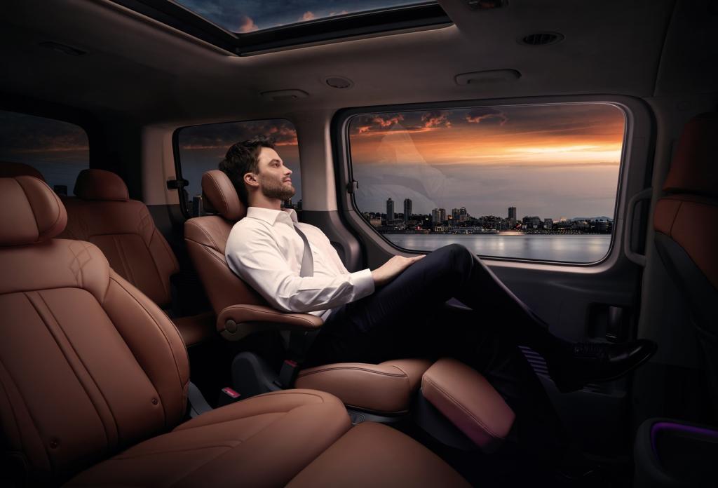 Hyundai Staria Premium