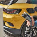 Carga bidireccional para coches eléctricos: qué es y cómo puedes ganar dinero con ella