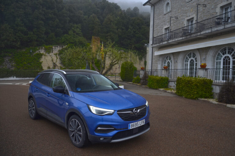 00 GR151 Cami Oliba 01 Opel Crossland