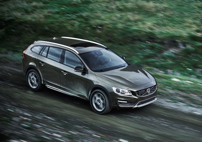 153895volvocarsrevealsnewv60crosscountry