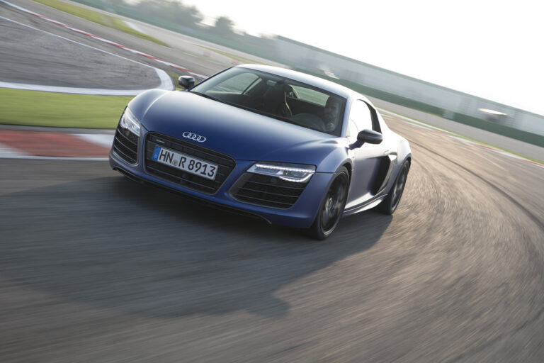 2012 10 27 IMG 2012 10 27 201358 audi r8 coupe 2012 frontal