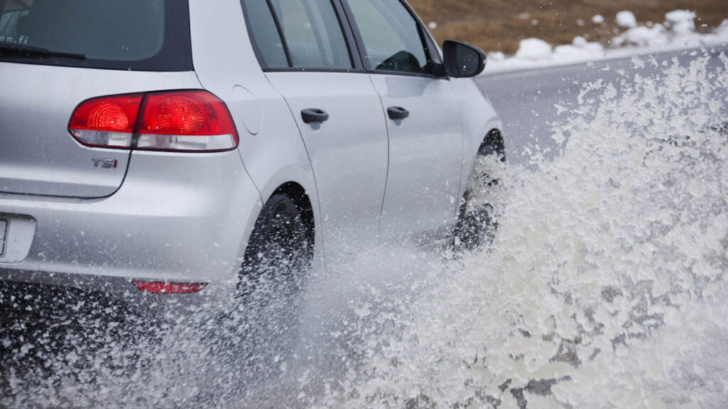 aquaplaning