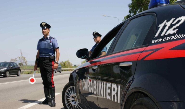 carabinieri policia italiana
