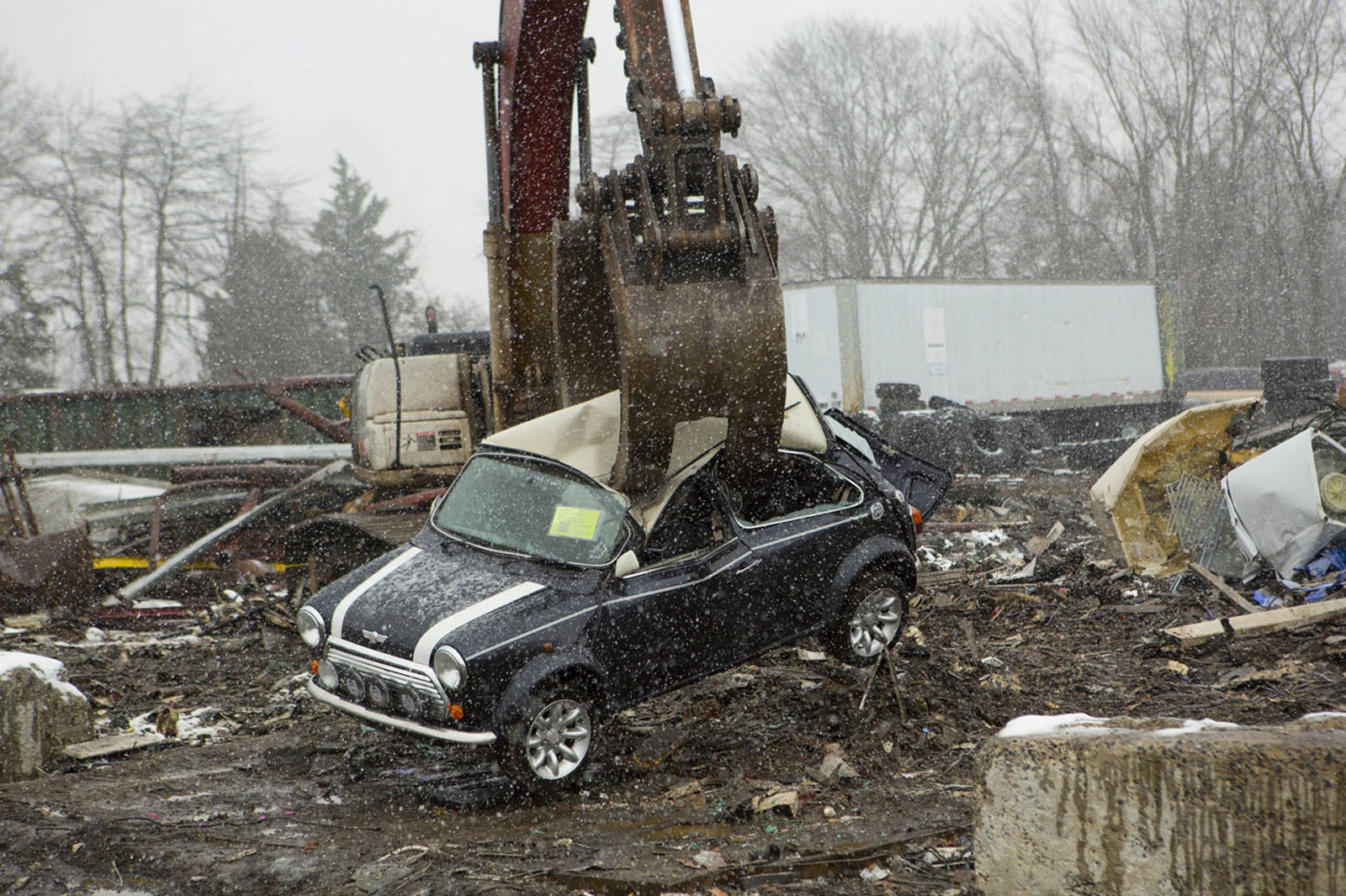 classic mini crushed by u s customs as part of operation atlantic100494446h