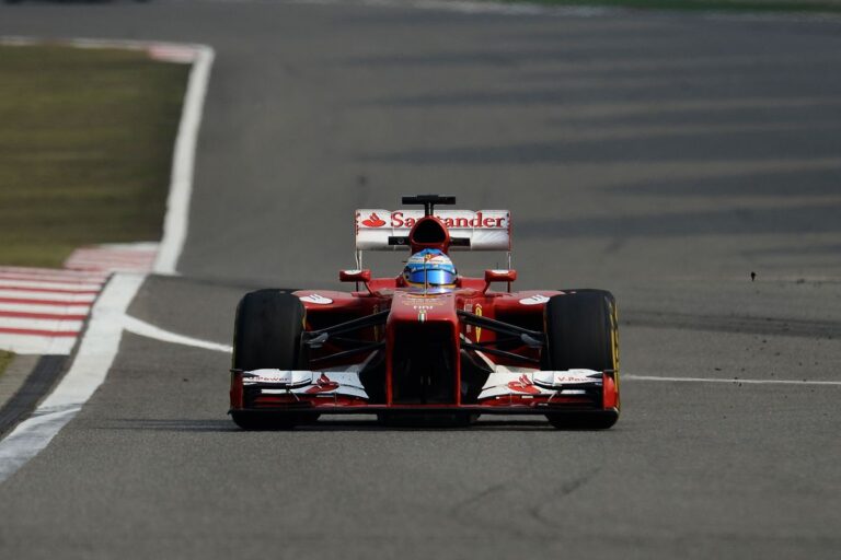 fernando alonso ferrari f138 frontal 1