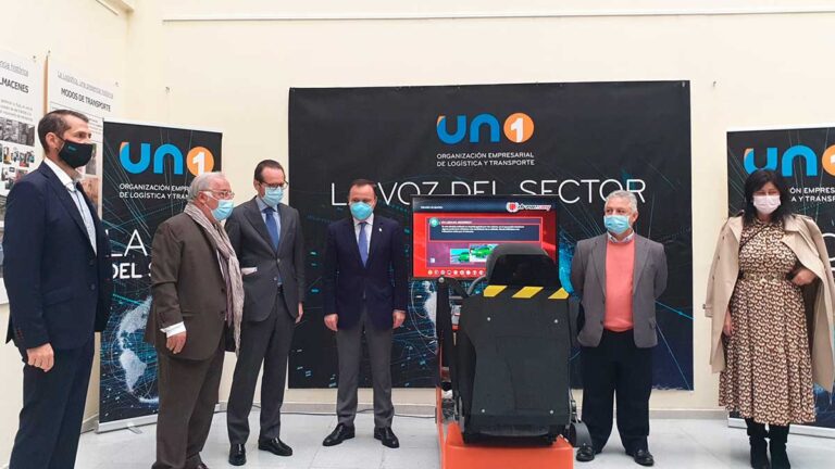 foto de familia visita escuela repartidores