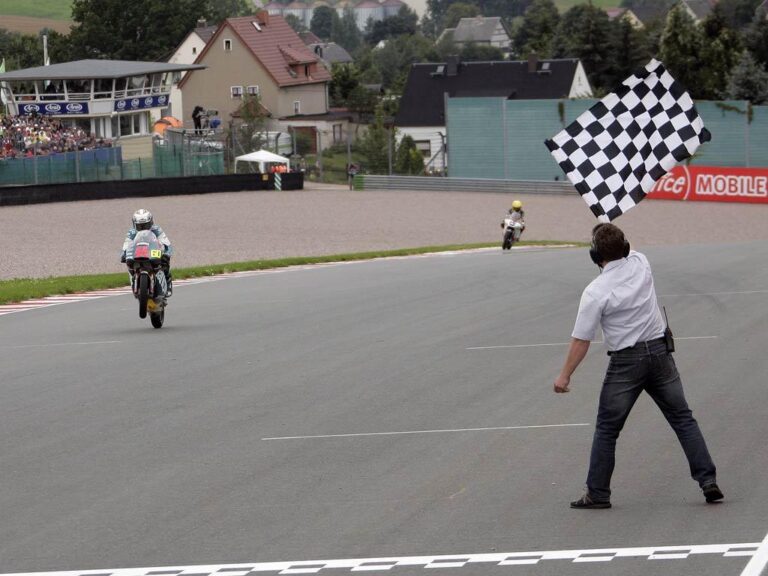 Simón, Simoncelli y Rossi, vencedores del GP de Alemania