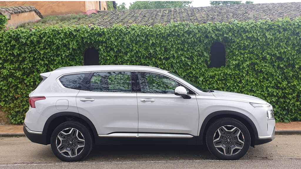 Hyundai Santa Fe 2021 perfil