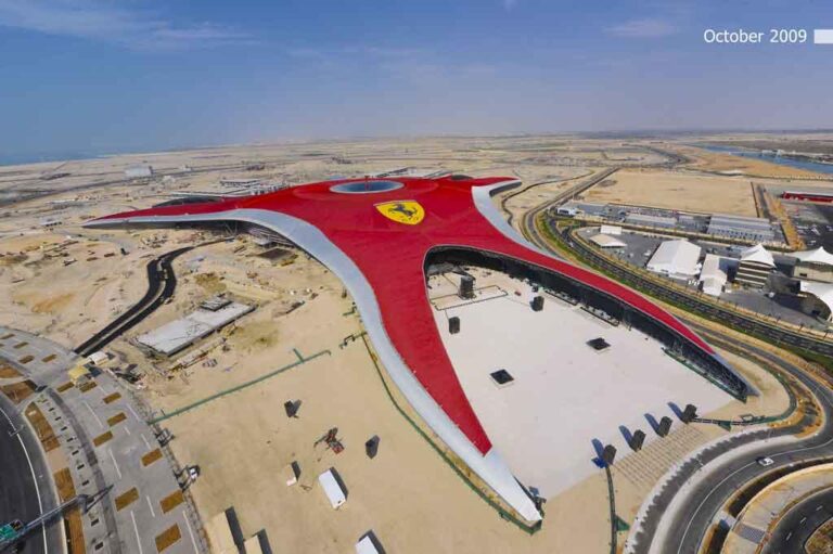 Visita el parque temático de Ferrari