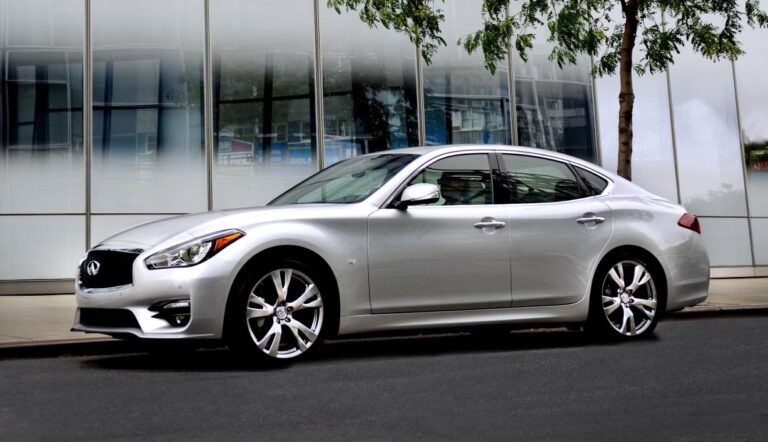 infiniti q70