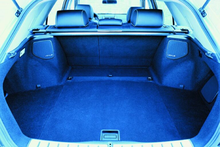 Lexus IS 300 SportCross