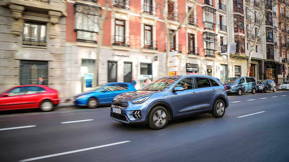 ¿Cuáles son las ventajas de un coche híbrido enchufable? 1 kianirophev