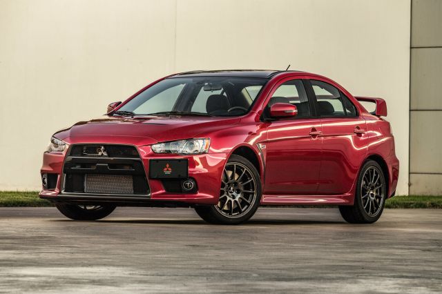 Se subasta la primera unidad del Mitsubishi Lancer EVO Final Edition