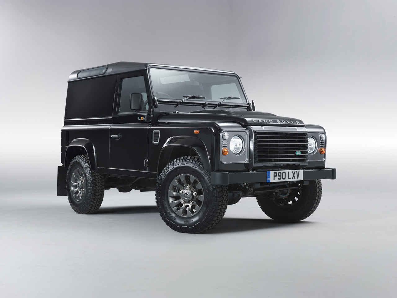 land rover lxv defender se 1