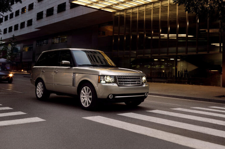 Land Rover Range Rover 2010, más atractivo y potente