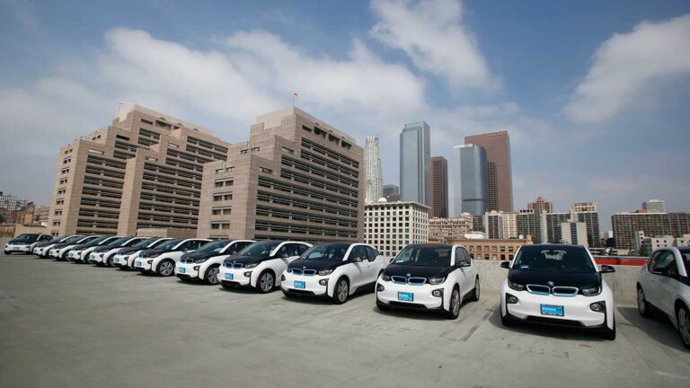 los angeles takes delivery of bmw i3 bevs for lapd use 2016100758712h