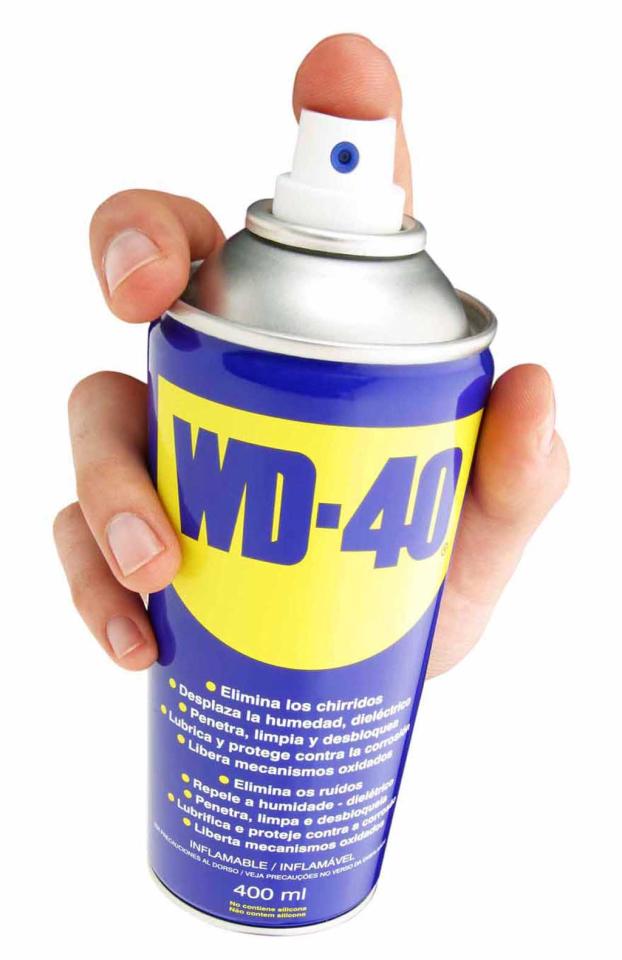 mano_bote_wd40