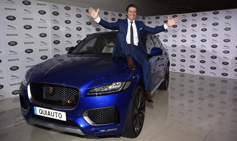 manuel diaz el cordobes en el nuevo jaguar f pace inaugura concesionario quiauto jlr2