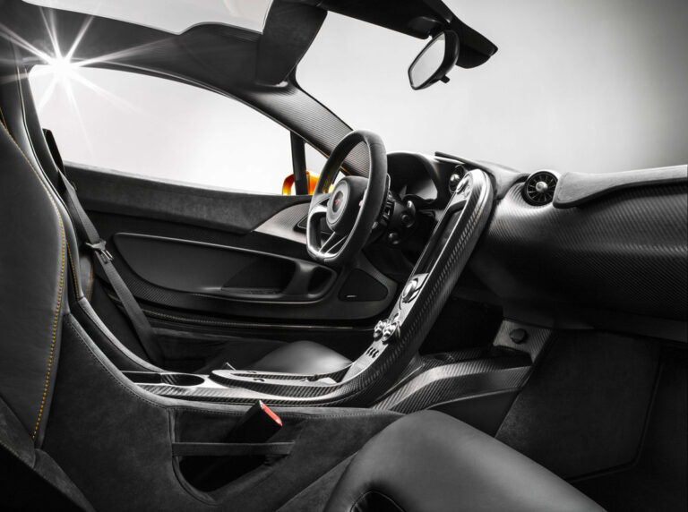 mclaren p1 interior lateral 1