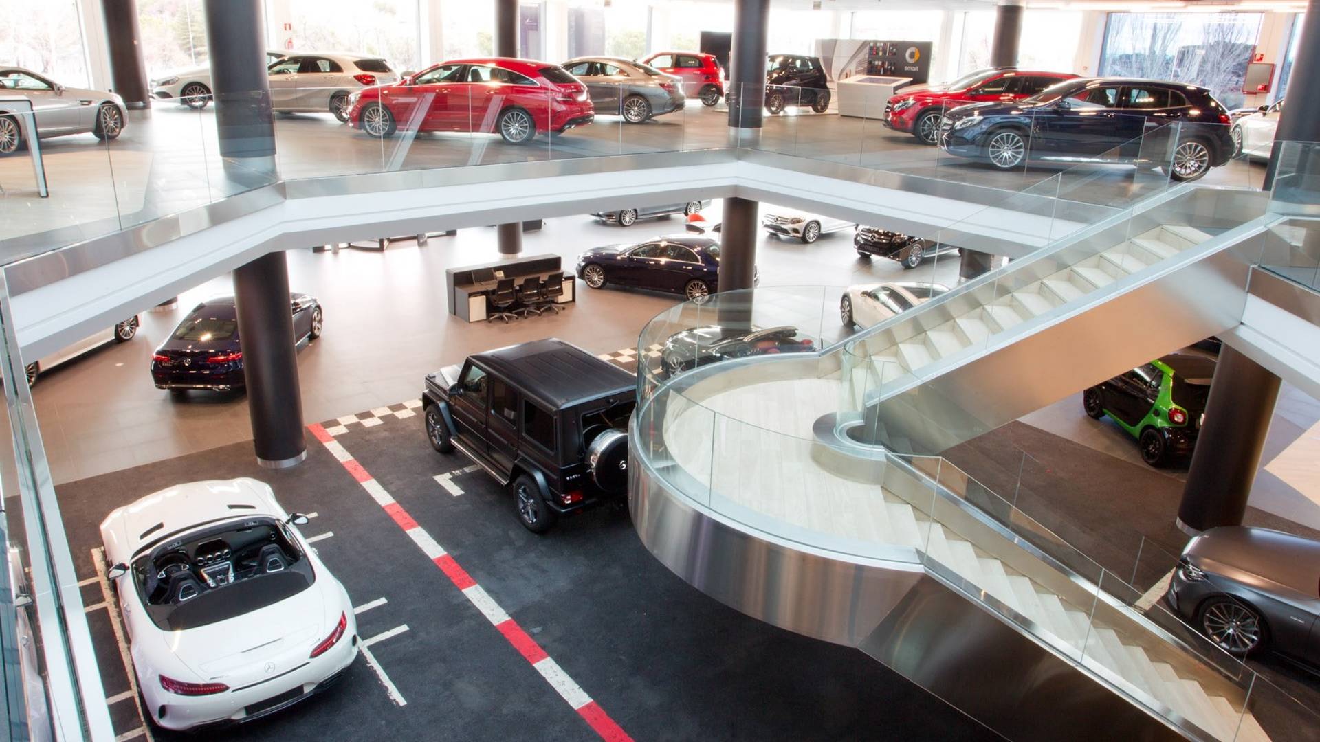 mercedes benz flagship store en madrid