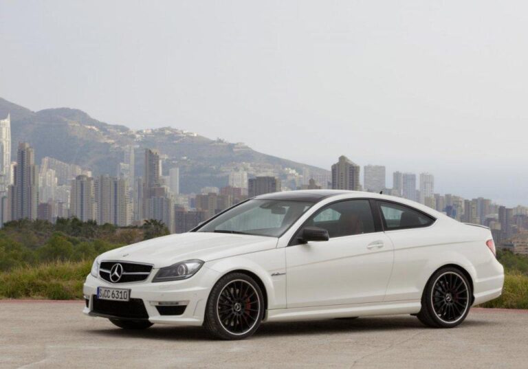 mercedes c63 amg coupe 2011 01 1024x716 1