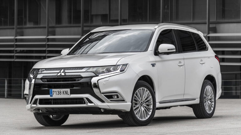 mitsubishi outlander phev 1