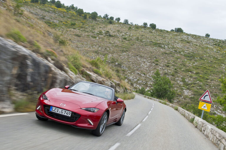 mx52015sneakpeekaction8 scaled 1