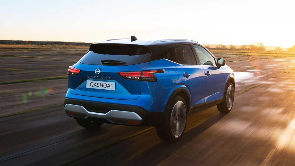 nissan qashqai 2021 trasera