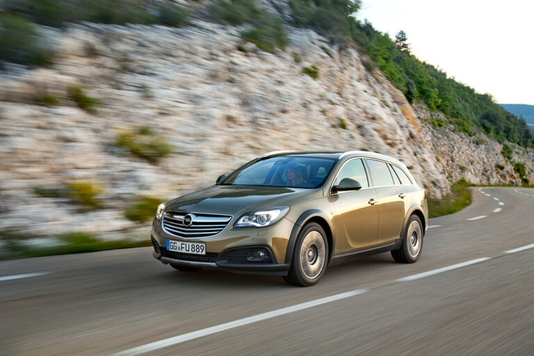 opel insignia country tourer 1