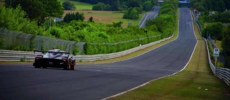 pagani zonda r sets new circuit record at nurburgring nordschleife