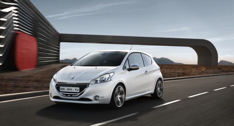 peugeot 208 gti 1