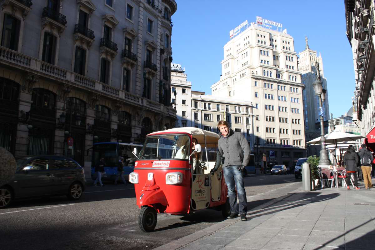 Con el Ape Calesino de paseo por Madrid