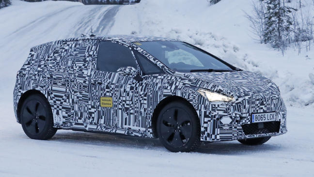 Fotos espía Seat el-Born 2020 1 Seat el-Born 2020: el coche eléctrico español, cazado en fotos espía